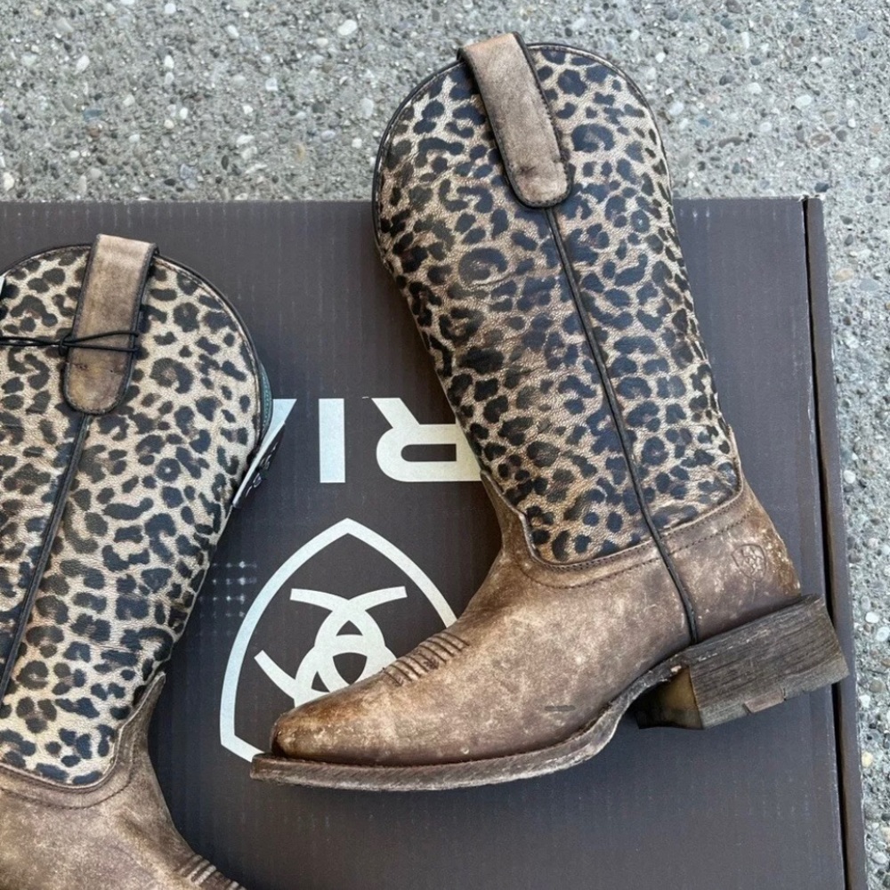 Ariat Circuit Savanna Distressed Brown Leopard Print Boots